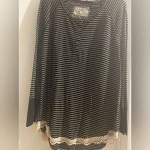 Bundle 2/$7 Long sleeve striped knit shirt